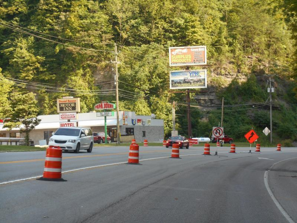 Photo of a billboard in Revelo