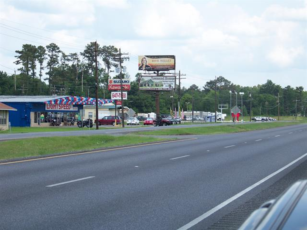 Photo of a billboard in Duplessis